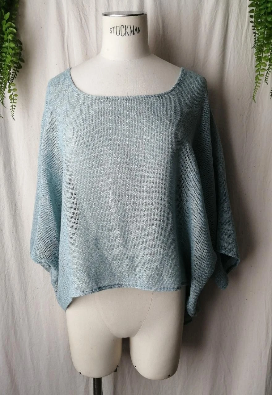 Pull léger ajouré coupe asymétrique et oversize bleu glacier